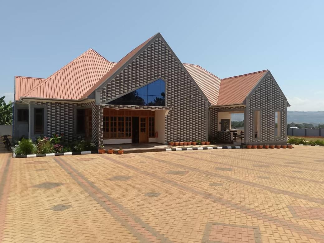Space Lodge And Tours Muleba Exterior foto